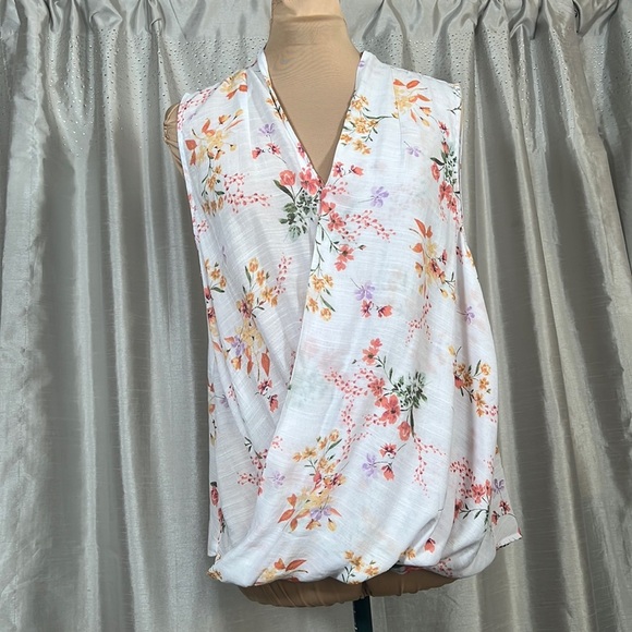 Liz Claiborne | Floral Wrap Sleeveless Blouse | Size Large - Picture 1 of 9